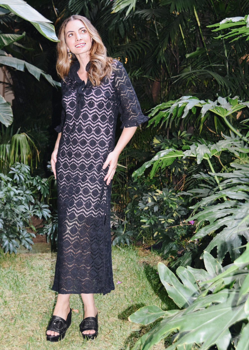Ruffle Collar Maxi Black Crochet